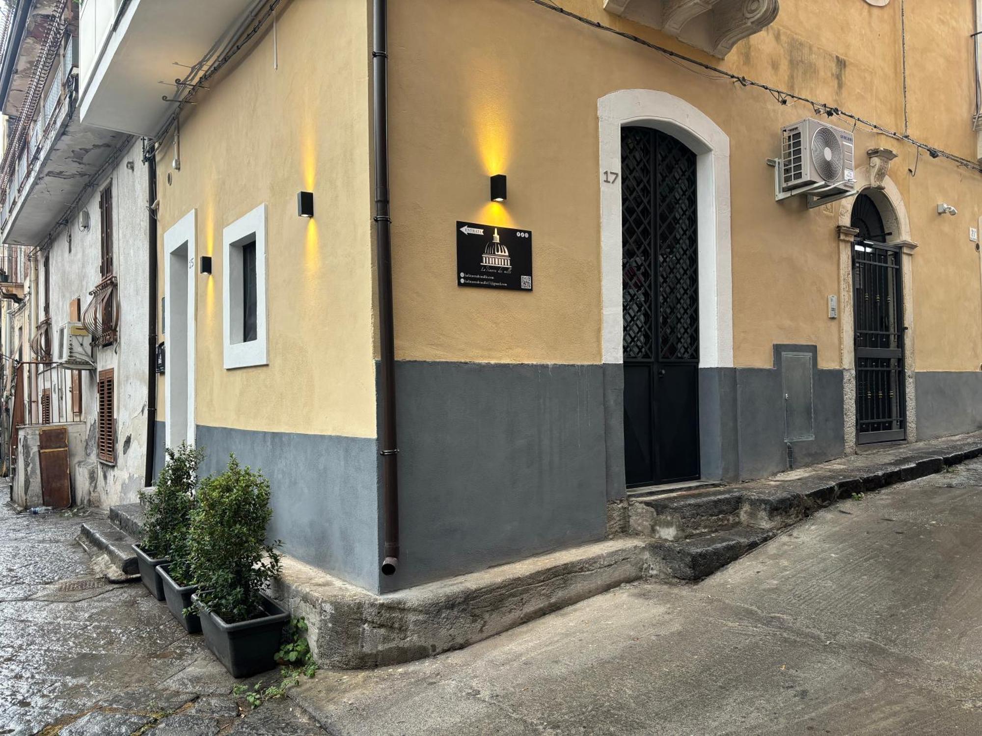 La Dimora Dei Mille Villa Catania Exterior photo